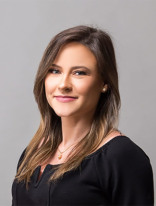 Dra. Nicole Pamplona Bueno de Andrade