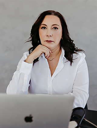 Dra. Fábia Mara Gonçalves Prates de Oliveira