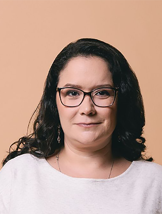 Dra. Paula Tavares Colpas